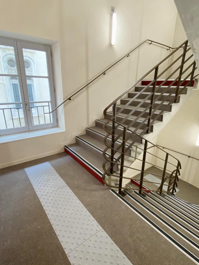 Hostel Flamingo Nimes Gare Centre Zewnętrze zdjęcie