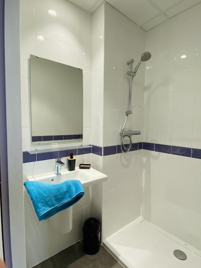 Hostel Flamingo Nimes Gare Centre Zewnętrze zdjęcie