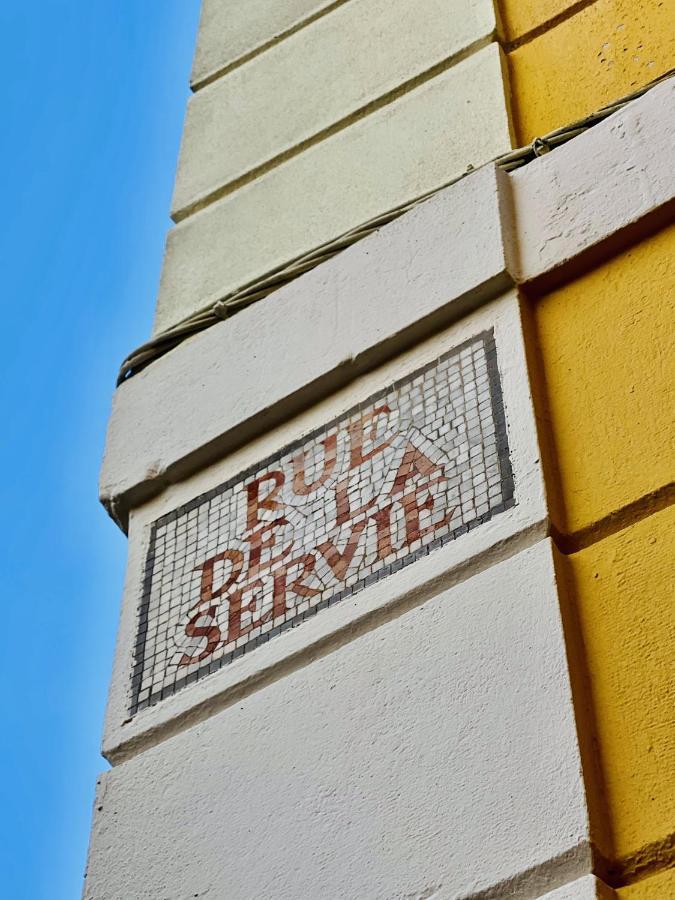 Hostel Flamingo Nimes Gare Centre Zewnętrze zdjęcie