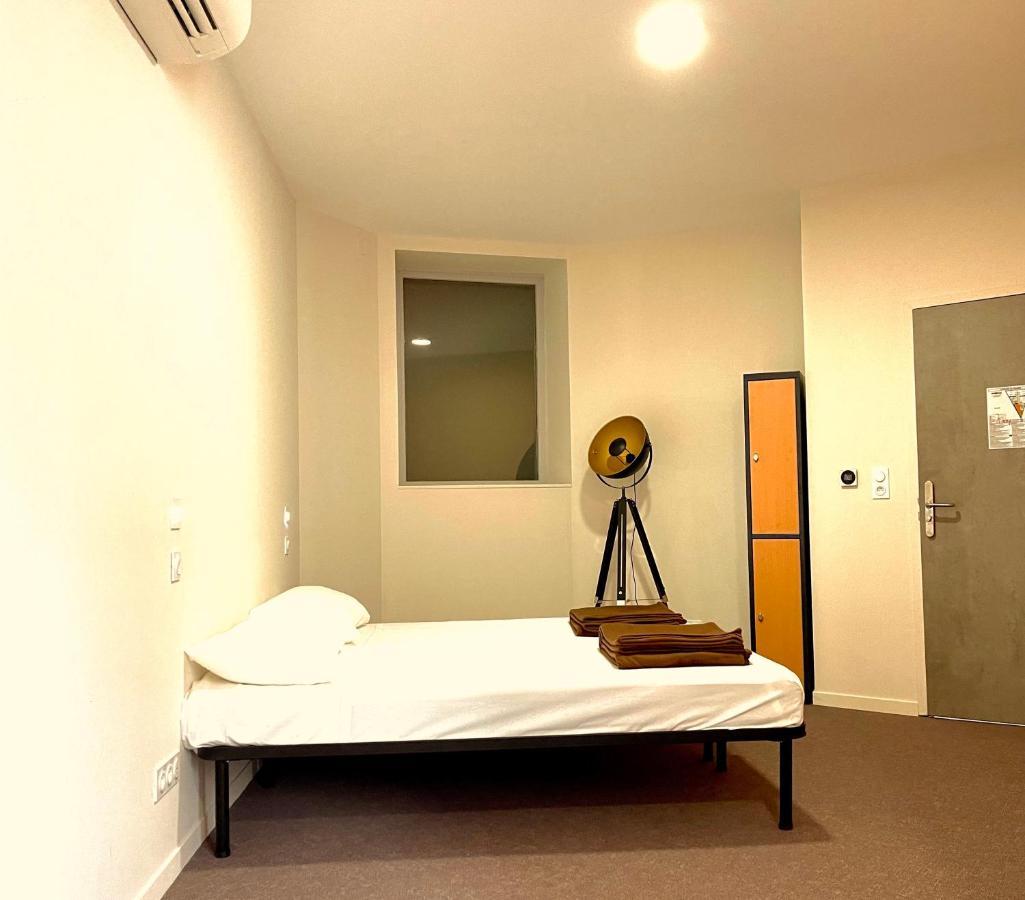 Hostel Flamingo Nimes Gare Centre Zewnętrze zdjęcie