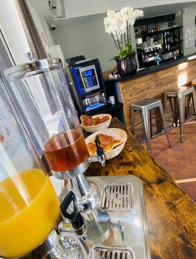 Hostel Flamingo Nimes Gare Centre Zewnętrze zdjęcie